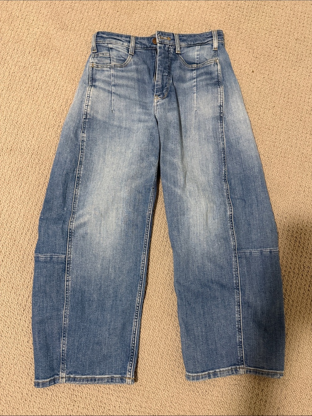 Pilcro Kenna Mid Rise Barrel Jeans in Medium Blue Wash - 23 - Picture 2 of 11